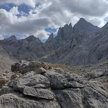 La Poza La Brana 利亚内斯